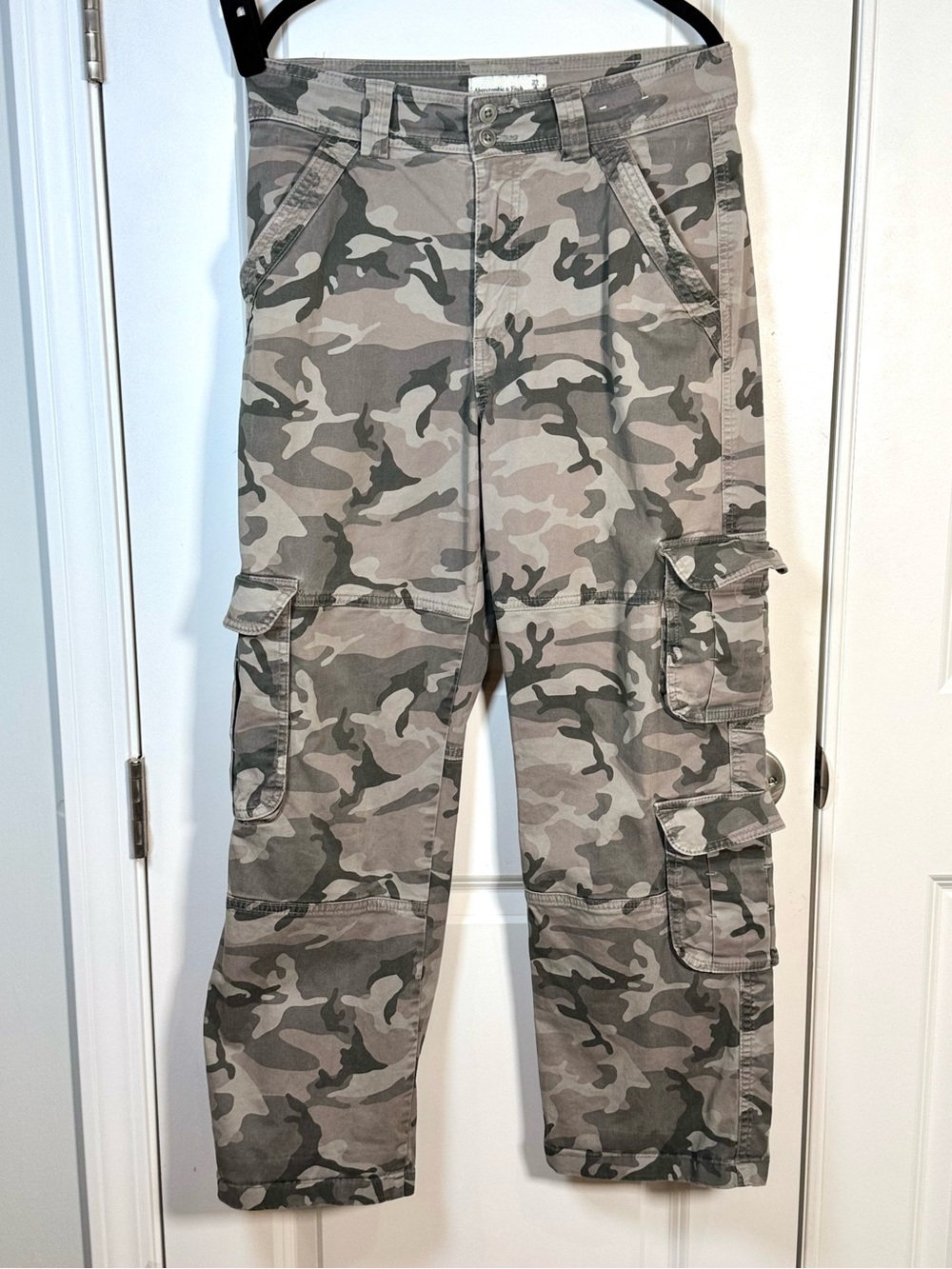 Vintage Abercrombie & Fitch Y2K Gray Camo Paratrooper Cargo Pants 27 Utility